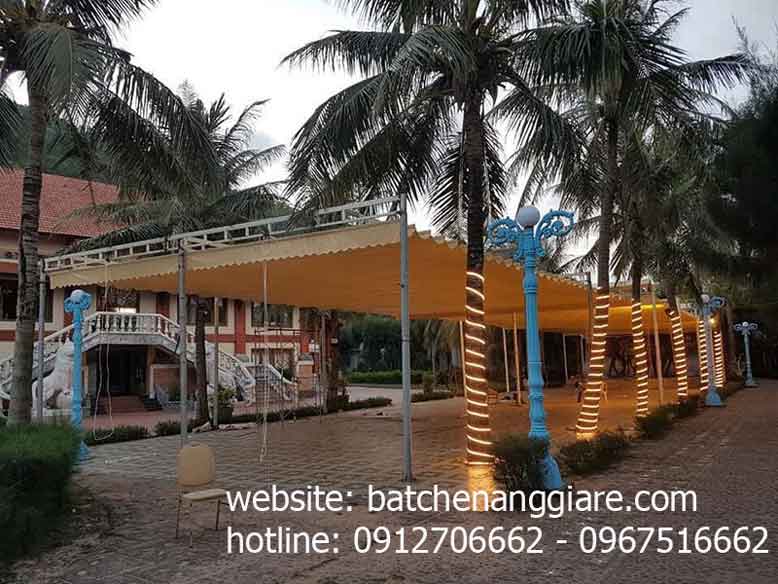 Hình ảnh bạt mái xếp lượn sóng che nắng mưa.