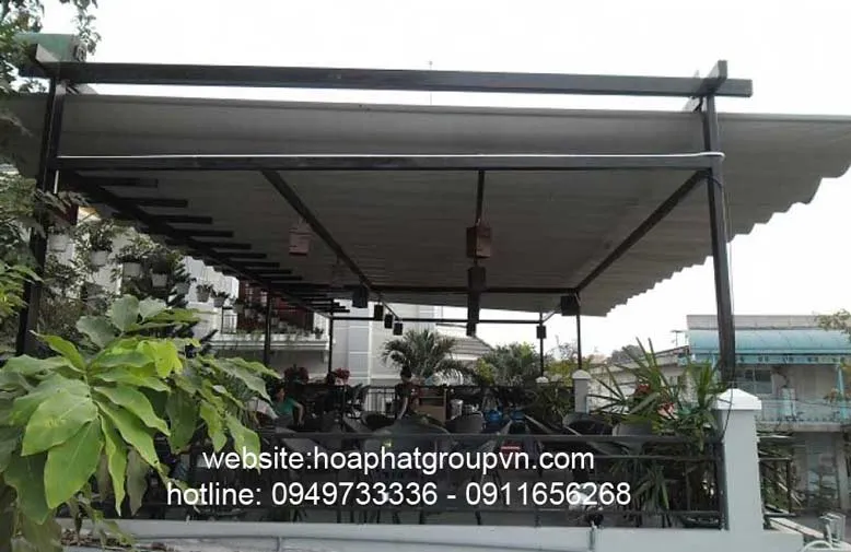 H&igrave;nh ảnh bạt m&aacute;i xếp lượn s&oacute;ng che nắng mưa.